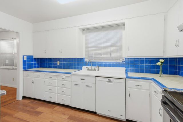 617 45th St, Sacramento, CA 95819
