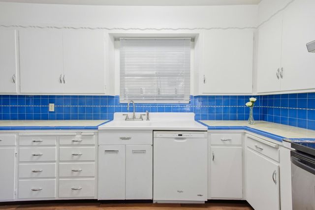 617 45th St, Sacramento, CA 95819