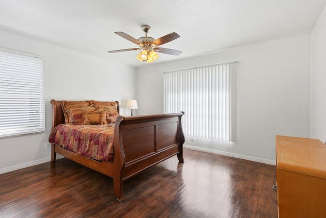 617 45th St, Sacramento, CA 95819