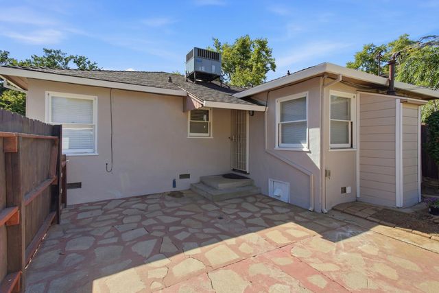 617 45th St, Sacramento, CA 95819