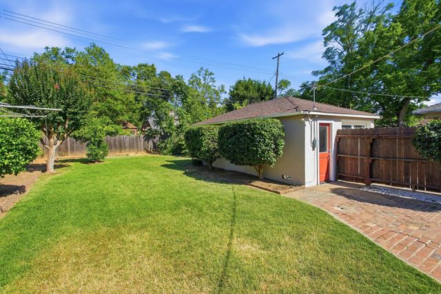 617 45th St, Sacramento, CA 95819