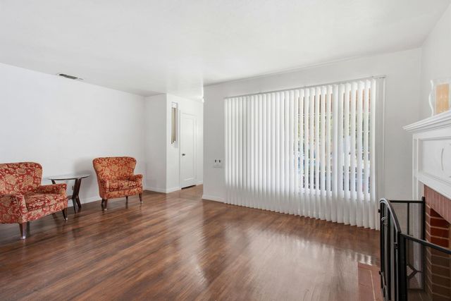 617 45th St, Sacramento, CA 95819