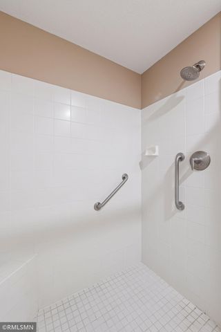 1197 Gallery Lane, Chaska, MN 55318