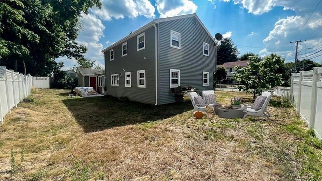 4 Lake St, Braintree, MA 02184