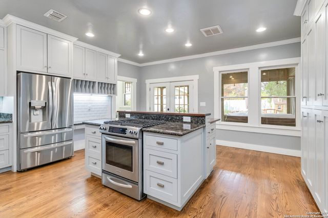 211 lindell, San Antonio, TX 78212