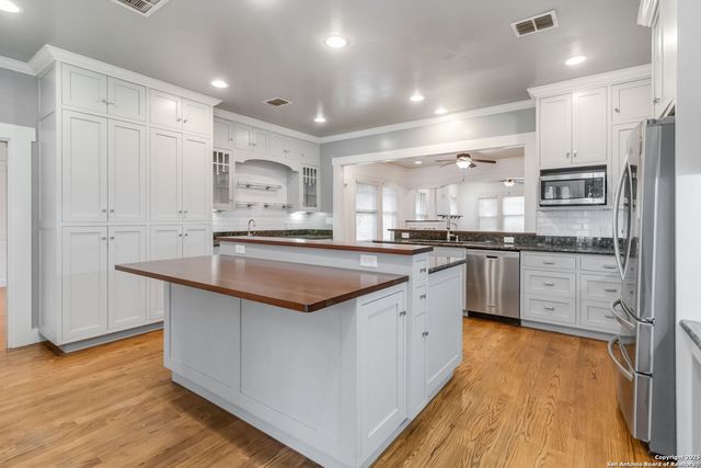 211 lindell, San Antonio, TX 78212