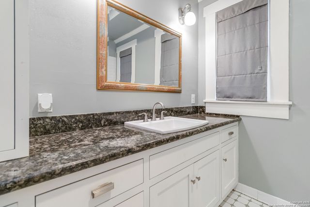 211 lindell, San Antonio, TX 78212