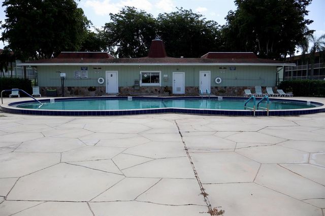 3400 Springdale Boulevard 214, Palm Springs, FL 33461