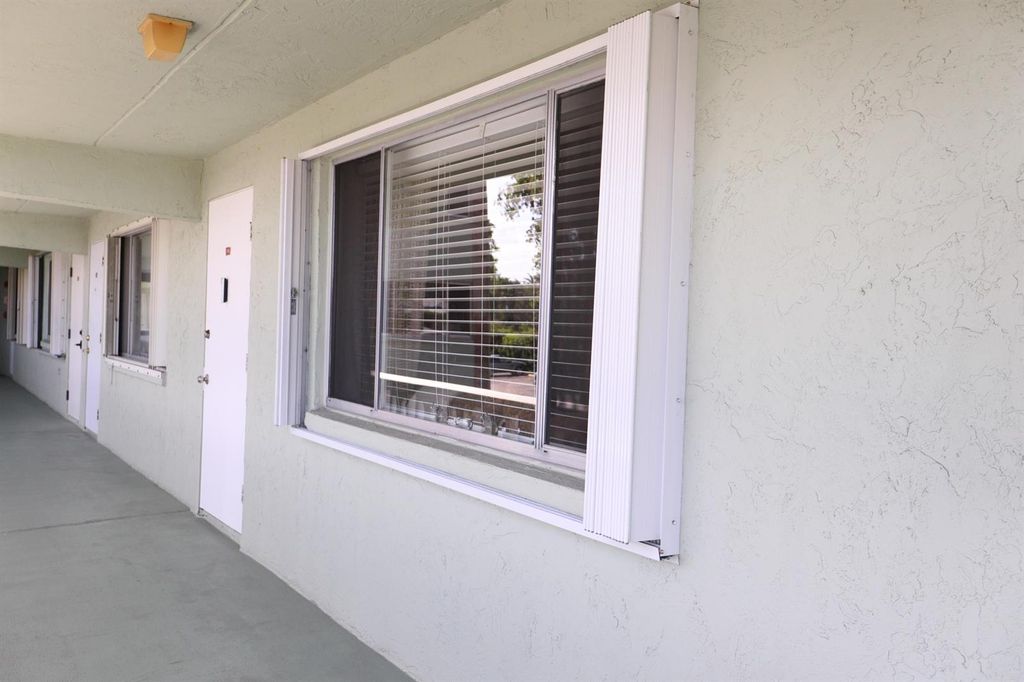 3400 Springdale Boulevard 214, Palm Springs, FL 33461