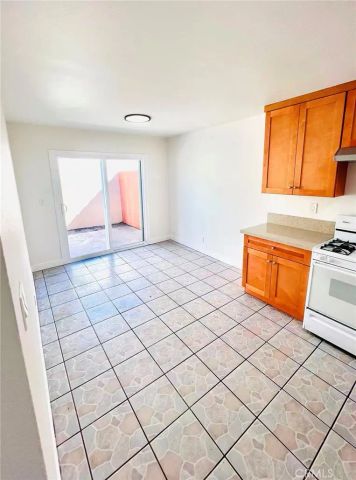 4109 W 5th J3, Santa Ana, CA 92703