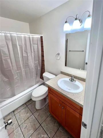 4109 W 5th J3, Santa Ana, CA 92703