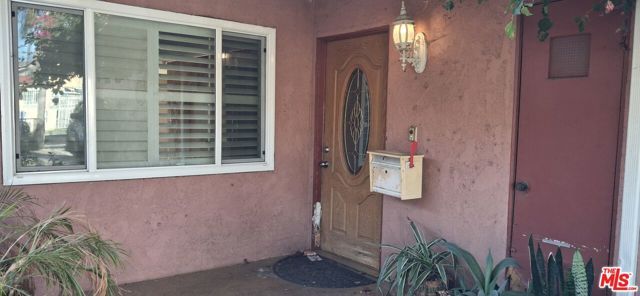 6581 Lemon Avenue, Long Beach, CA 90805
