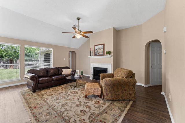 6318 Pleasant Stream Drive, Katy, TX 77449