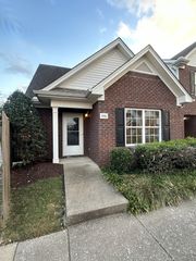 3044 George Buchanan Dr, La Vergne, TN 37086