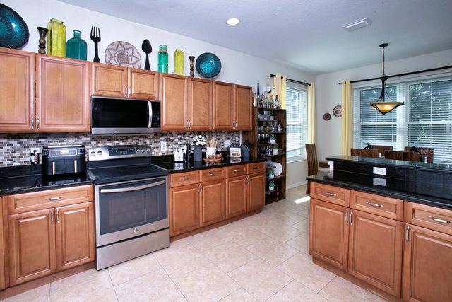 208 36TH STREET NE, Bradenton, FL 34208