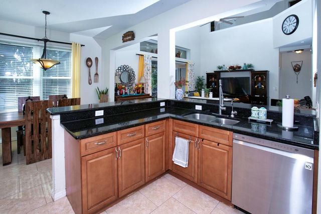 208 36TH STREET NE, Bradenton, FL 34208