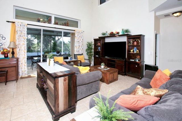 208 36TH STREET NE, Bradenton, FL 34208