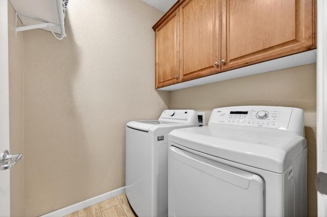 9763 Dartwell Way, Sacramento, CA 95829