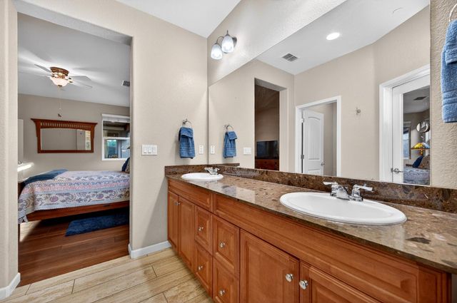 9763 Dartwell Way, Sacramento, CA 95829