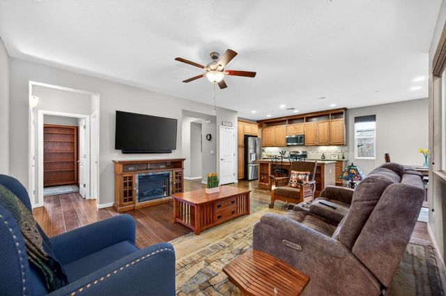 9763 Dartwell Way, Sacramento, CA 95829