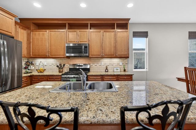 9763 Dartwell Way, Sacramento, CA 95829