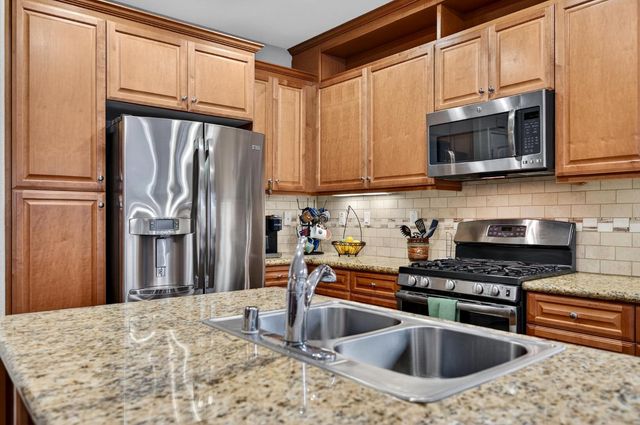 9763 Dartwell Way, Sacramento, CA 95829