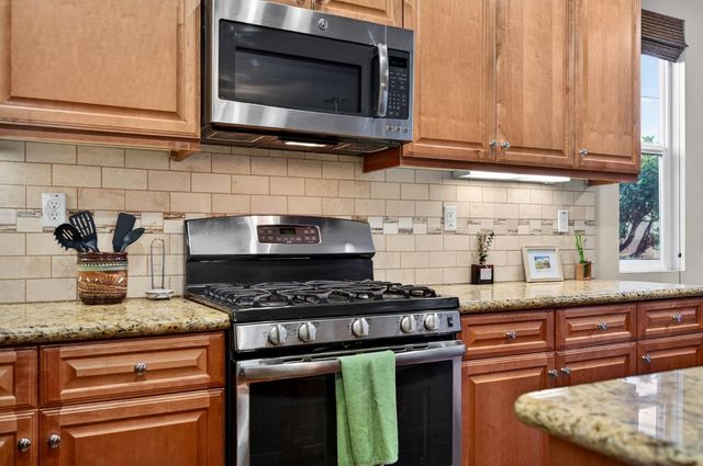 9763 Dartwell Way, Sacramento, CA 95829