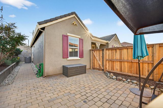 9763 Dartwell Way, Sacramento, CA 95829