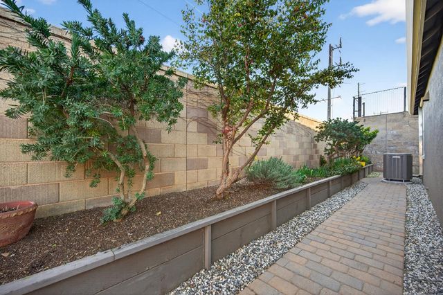 9763 Dartwell Way, Sacramento, CA 95829