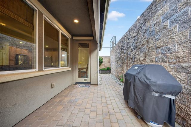 9763 Dartwell Way, Sacramento, CA 95829