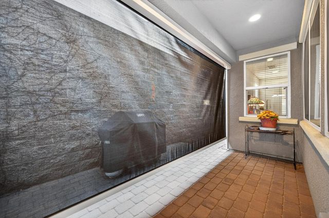 9763 Dartwell Way, Sacramento, CA 95829