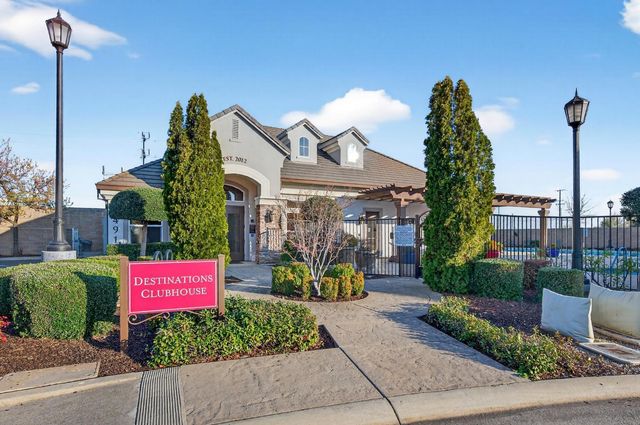 9763 Dartwell Way, Sacramento, CA 95829