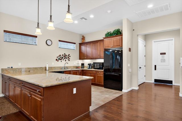 9763 Dartwell Way, Sacramento, CA 95829