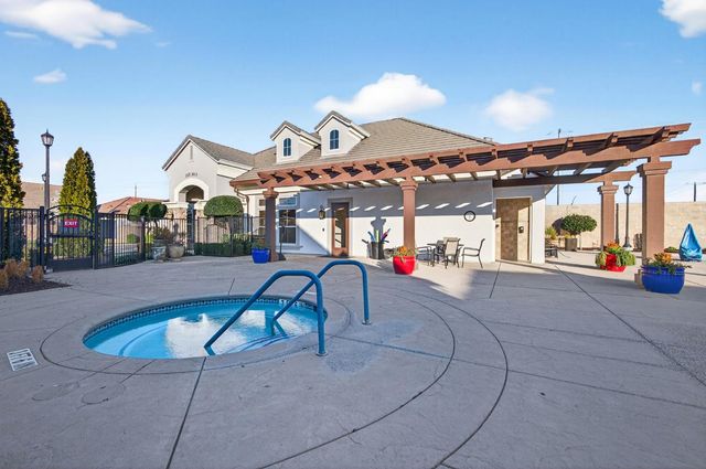 9763 Dartwell Way, Sacramento, CA 95829