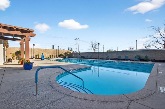 9763 Dartwell Way, Sacramento, CA 95829