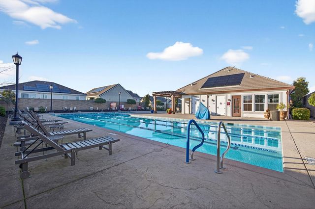 9763 Dartwell Way, Sacramento, CA 95829