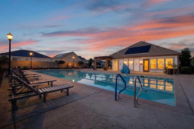 9763 Dartwell Way, Sacramento, CA 95829