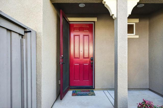 9763 Dartwell Way, Sacramento, CA 95829