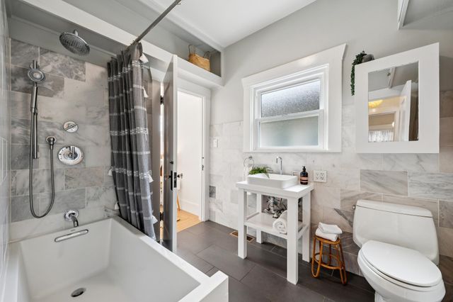 390 50th St, Oakland, CA 94609