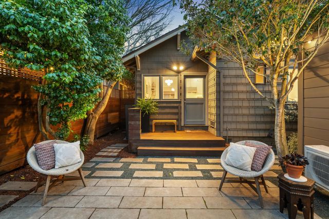 390 50th St, Oakland, CA 94609