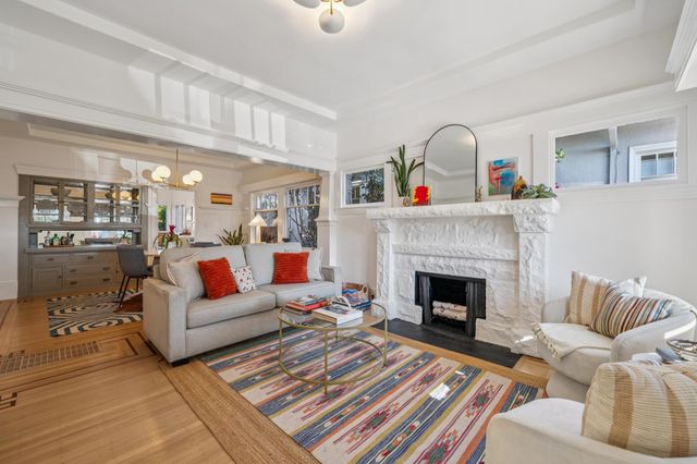 390 50th St, Oakland, CA 94609