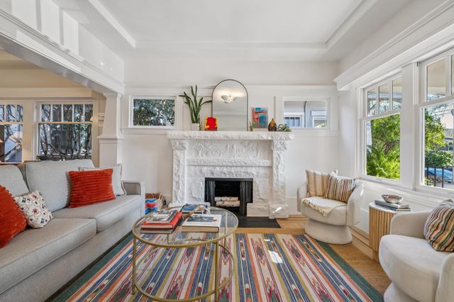 390 50th St, Oakland, CA 94609