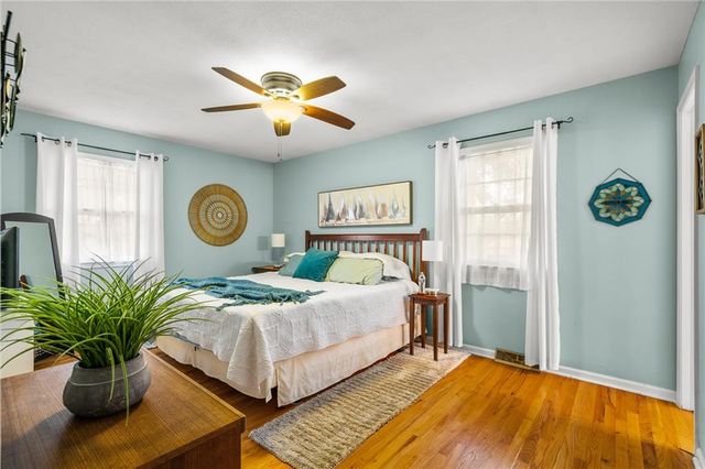 212 SW Craigmont Drive, Lee's Summit, MO 66081