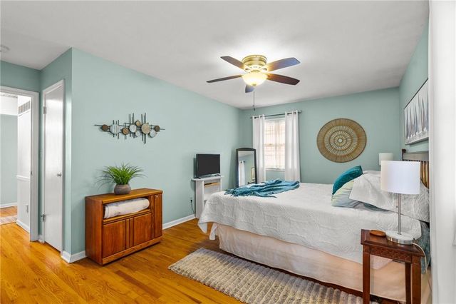 212 SW Craigmont Drive, Lee's Summit, MO 66081
