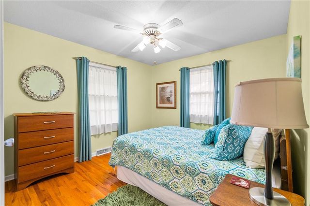 212 SW Craigmont Drive, Lee's Summit, MO 66081