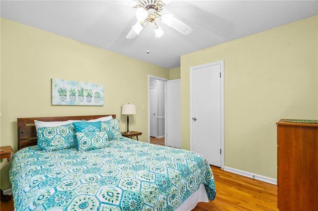 212 SW Craigmont Drive, Lee's Summit, MO 66081