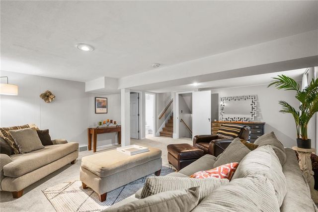 212 SW Craigmont Drive, Lee's Summit, MO 66081