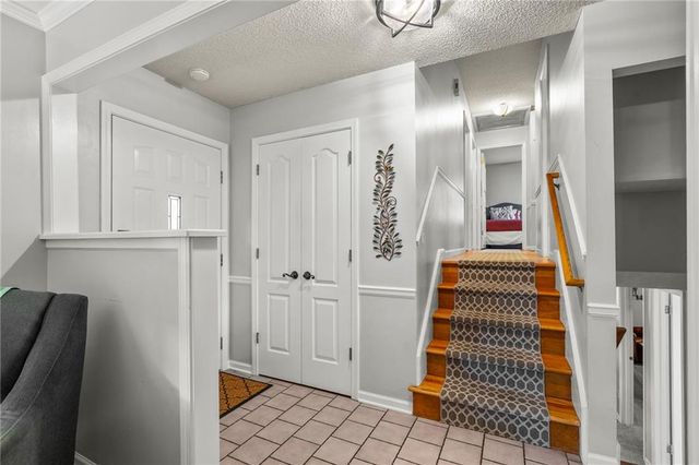 212 SW Craigmont Drive, Lee's Summit, MO 66081