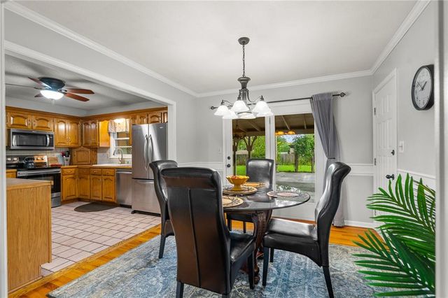 212 SW Craigmont Drive, Lee's Summit, MO 66081