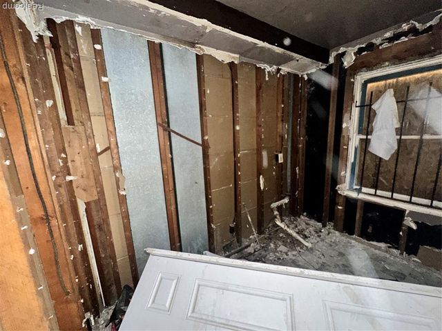 14910 Mapleridge Street, Detroit, MI 48205